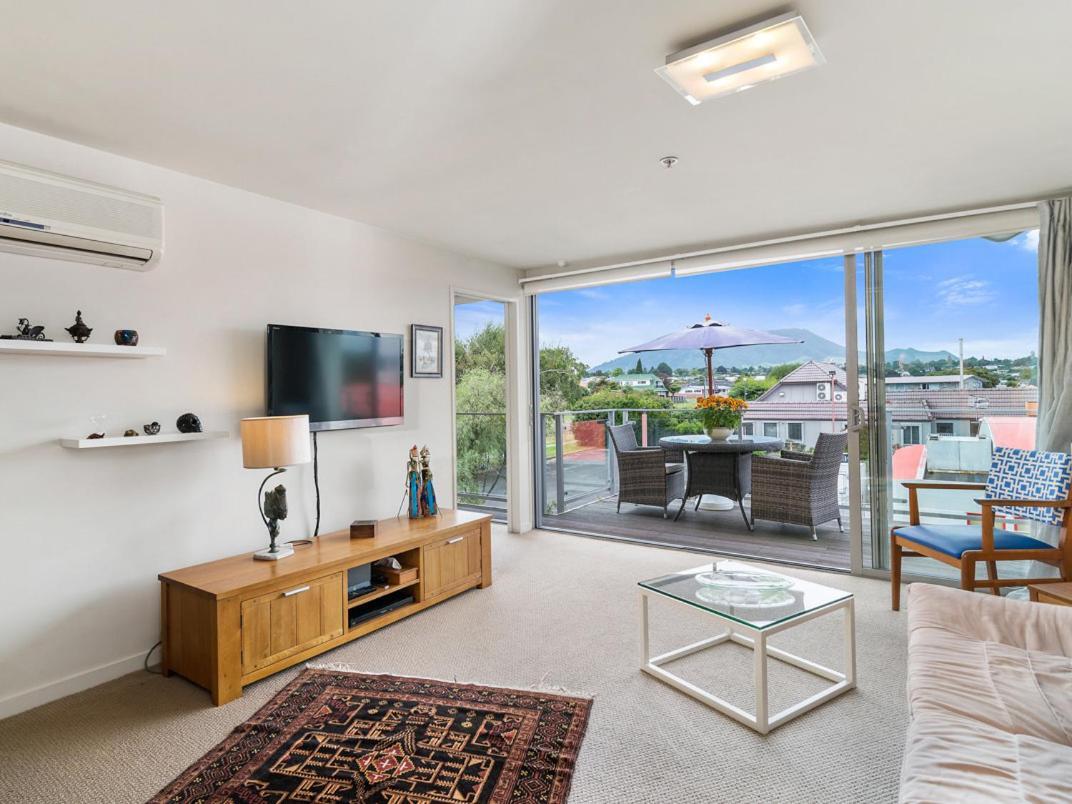Relax On Roberts - Taupo Holiday Home Εξωτερικό φωτογραφία