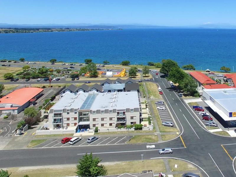Relax On Roberts - Taupo Holiday Home Εξωτερικό φωτογραφία